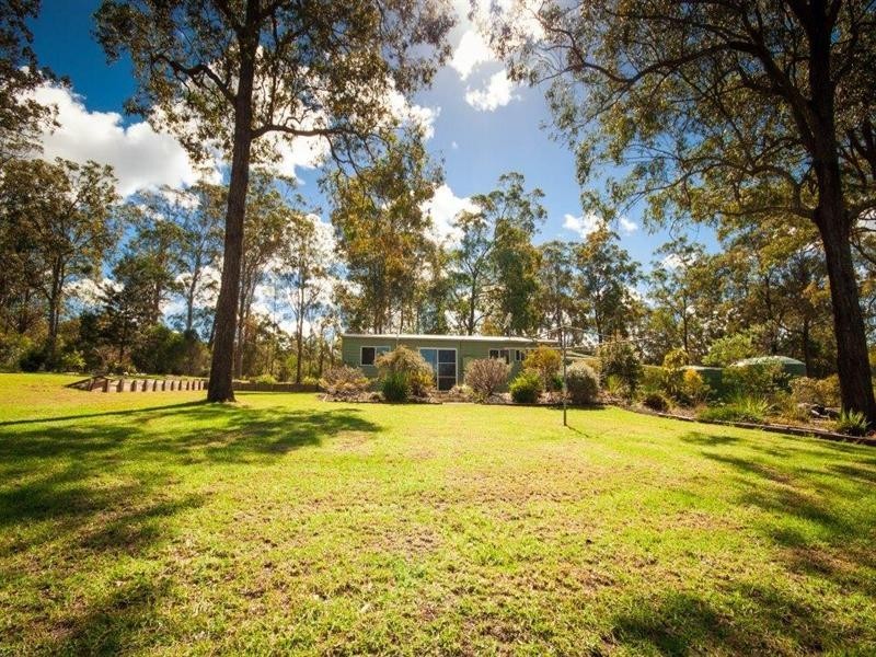 21 Sewell Road, Hampton QLD 4352