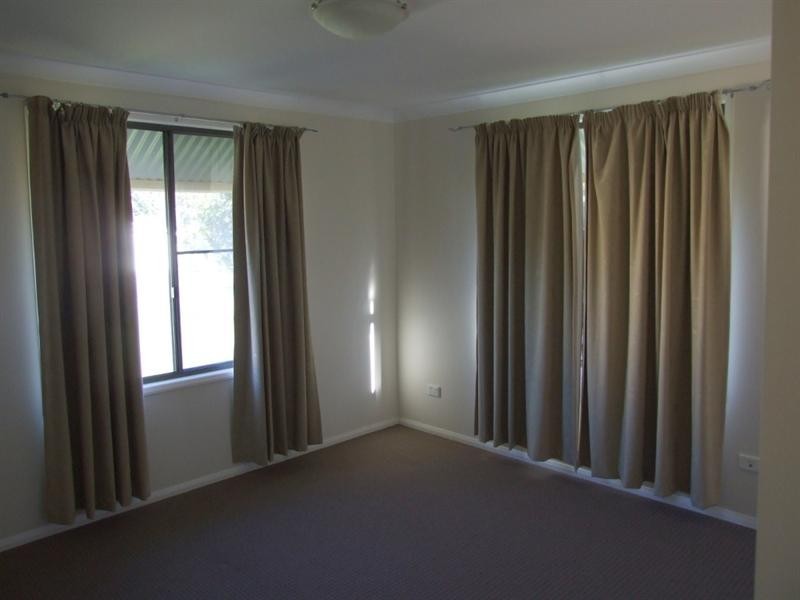 11 Sharp Street, Crows Nest QLD 4355