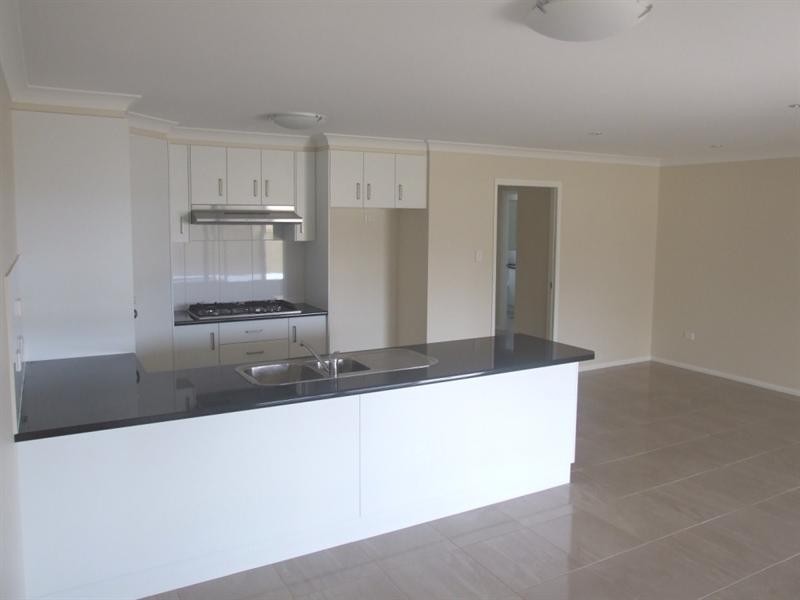 41 Naomi Drive, Crows Nest QLD 4355