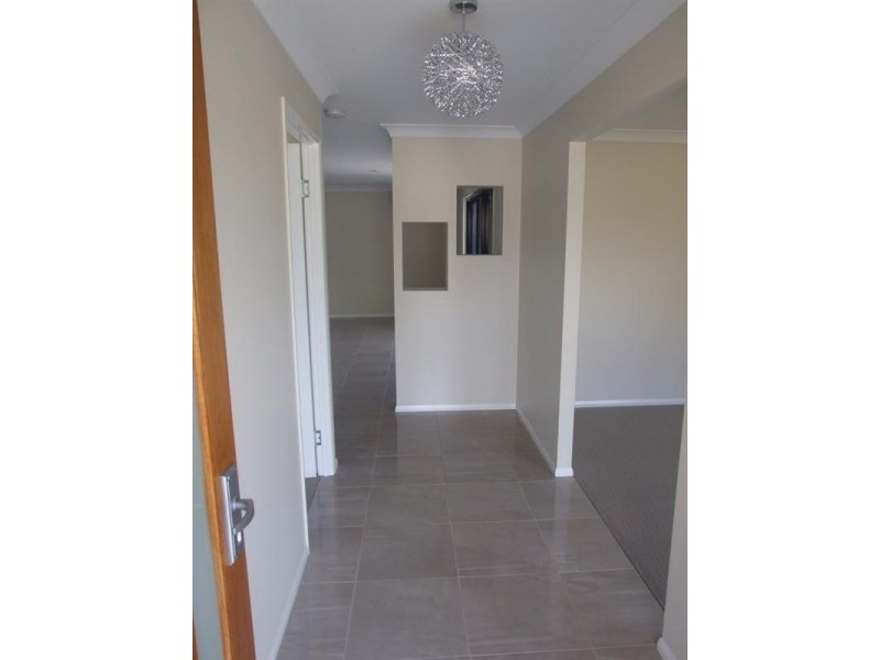 41 Naomi Drive, Crows Nest QLD 4355