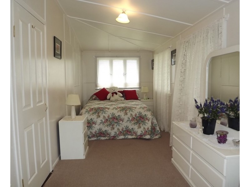 13 Short Street, Crows Nest QLD 4355