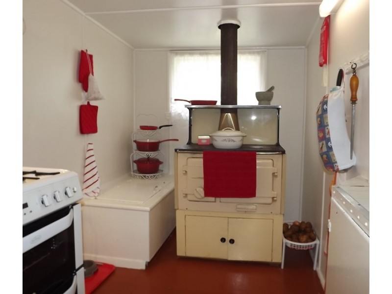 13 Short Street, Crows Nest QLD 4355