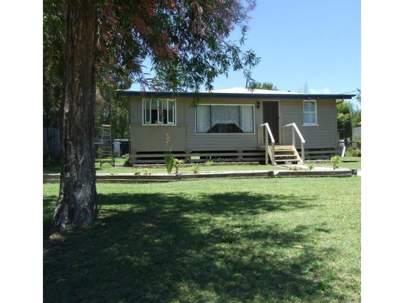 13 Short Street, Crows Nest QLD 4355