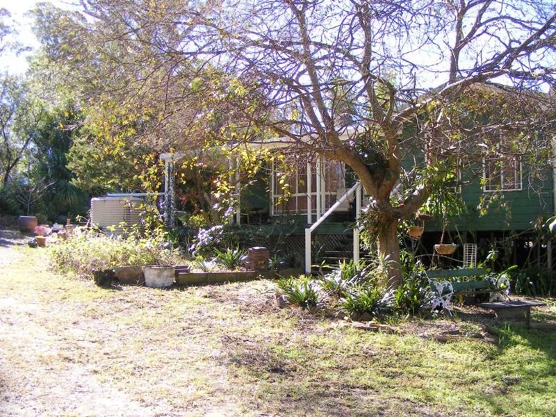 8 Pinnell Road, Crows Nest QLD 4355