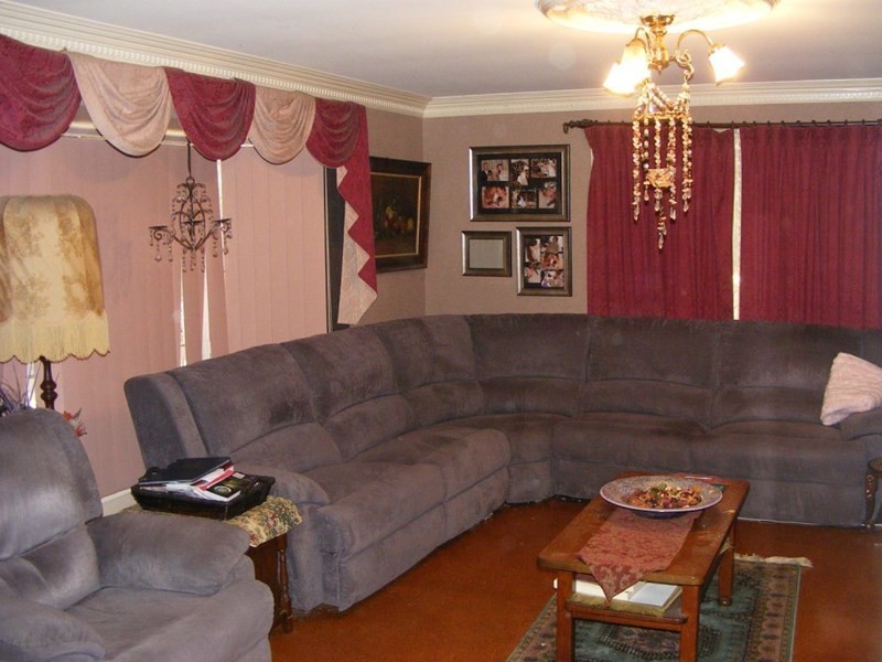 8 Pinnell Road, Crows Nest QLD 4355