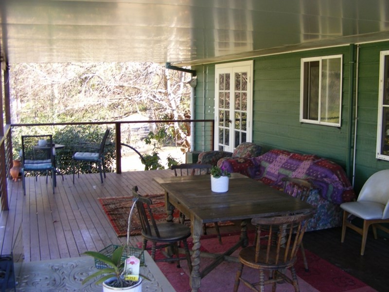 8 Pinnell Road, Crows Nest QLD 4355