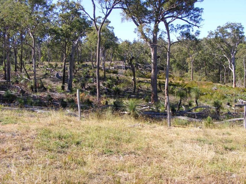 8 Pinnell Road, Crows Nest QLD 4355