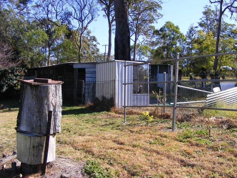 8 Pinnell Road, Crows Nest QLD 4355