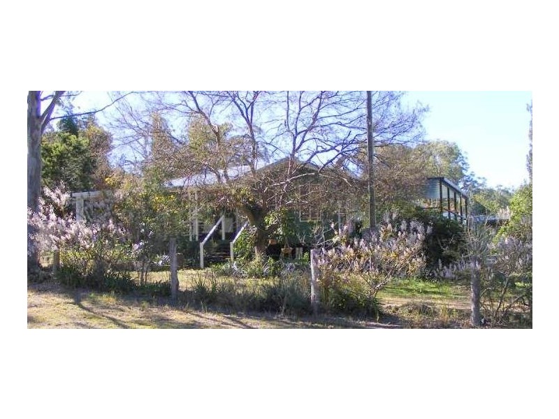 8 Pinnell Road, Crows Nest QLD 4355