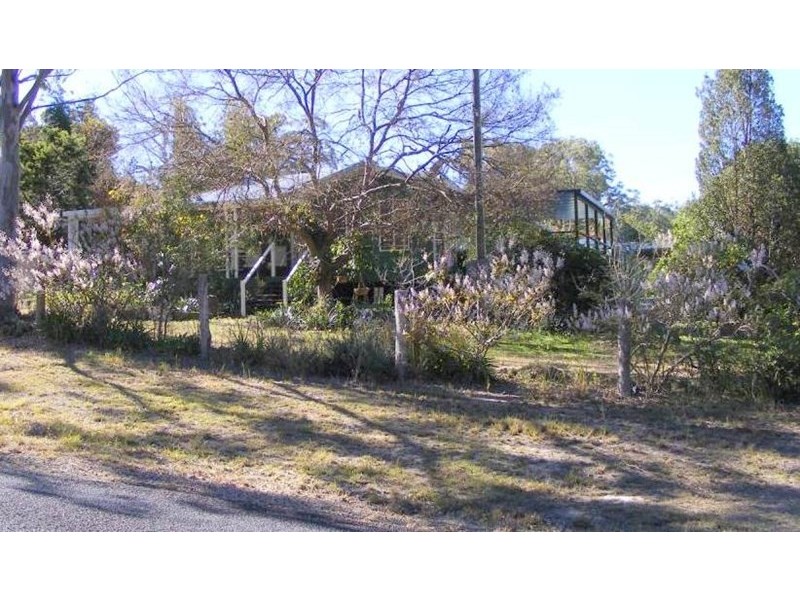 8 Pinnell Road, Crows Nest QLD 4355