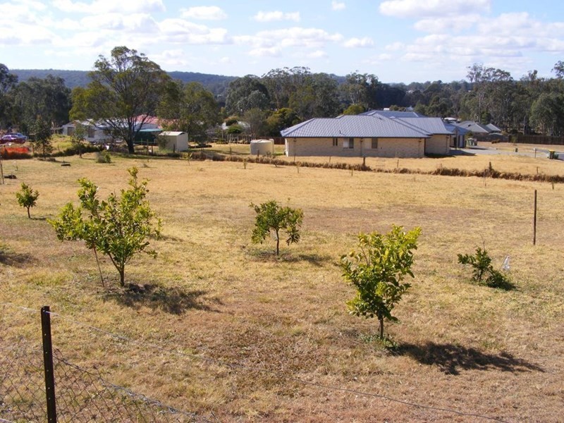 3 Railway Terrace, Crows Nest QLD 4355