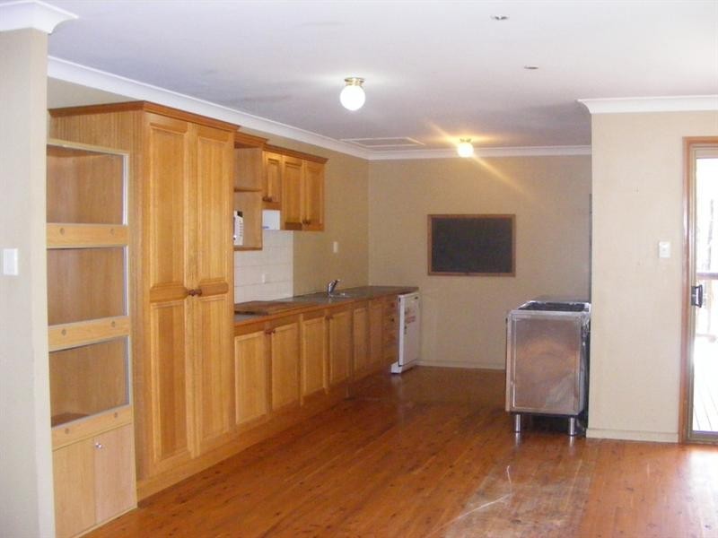 13 Pinnell Road, Crows Nest QLD 4355