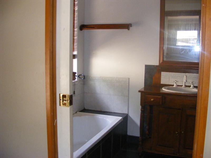 13 Pinnell Road, Crows Nest QLD 4355