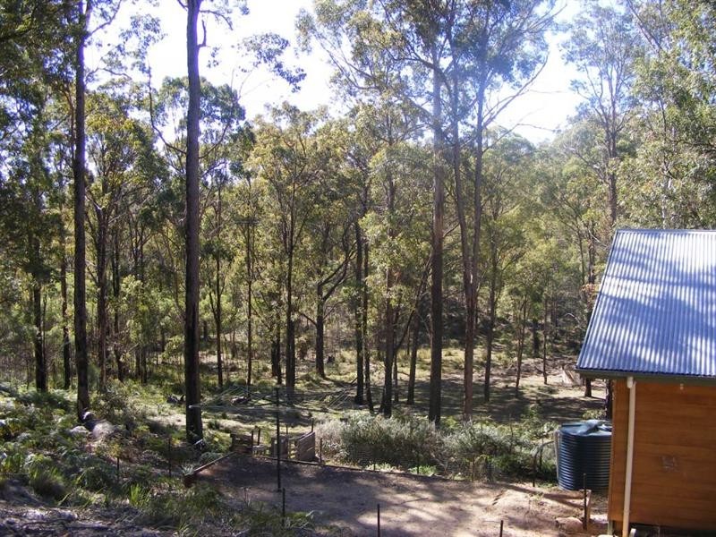 13 Pinnell Road, Crows Nest QLD 4355