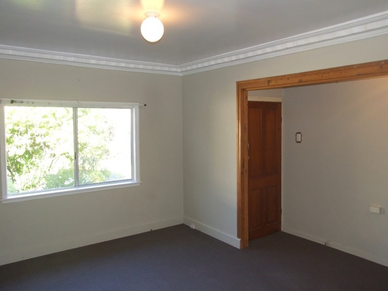 3a Station Street, Hampton QLD 4352