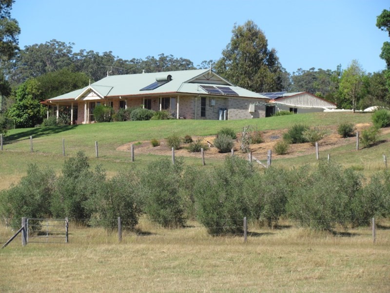 724 Merritts Creek Road, Hampton QLD 4352