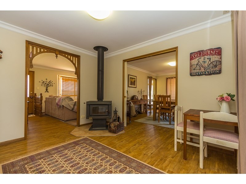 724 Merritts Creek Road, Hampton QLD 4352