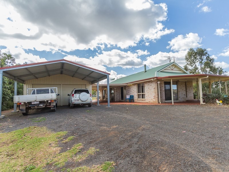 724 Merritts Creek Road, Hampton QLD 4352