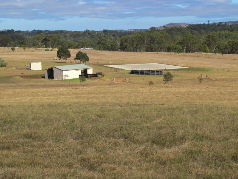 724 Merritts Creek Road, Hampton QLD 4352