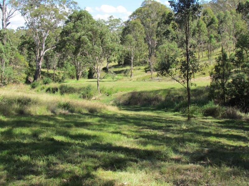 724 Merritts Creek Road, Hampton QLD 4352