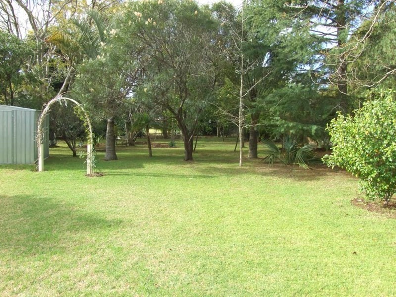 10 Hampton Road, Hampton QLD 4352