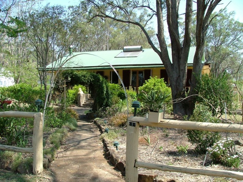 5 South Street, Crows Nest QLD 4355