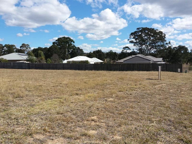 1 Jane Street, Crows Nest QLD 4355