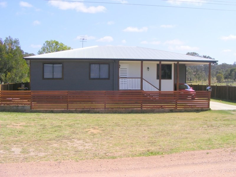 12 Hayden Street, Crows Nest QLD 4355