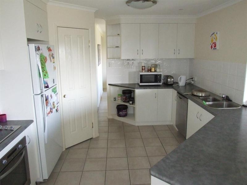 23 McShane Drive, Mount Kynoch QLD 4350