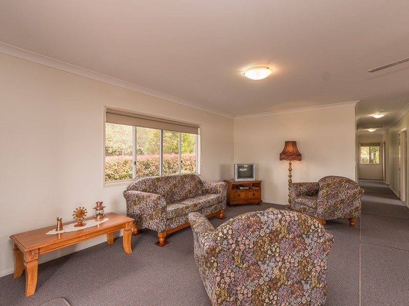 17 Samuel Avenue, Crows Nest QLD 4355