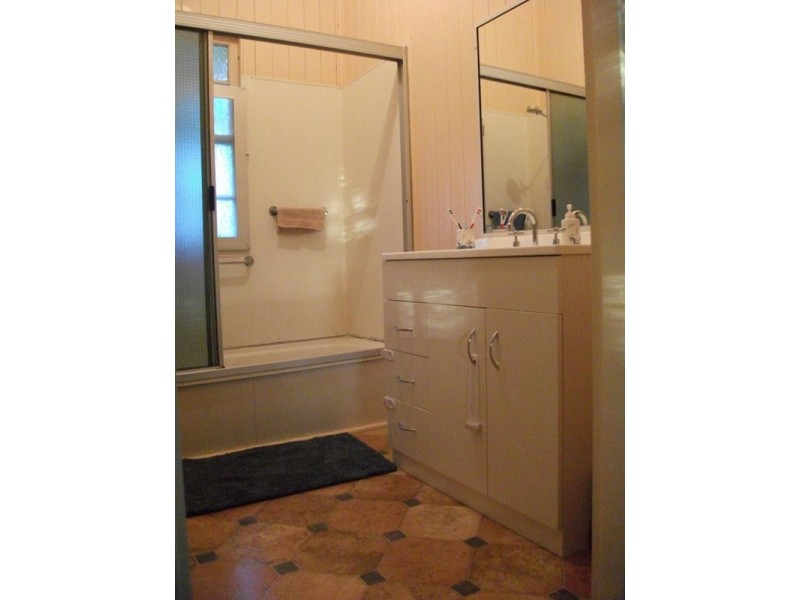 47 South Street, Crows Nest QLD 4355