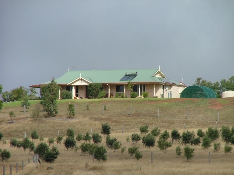 724 Merritts Creek Road, Hampton QLD 4352