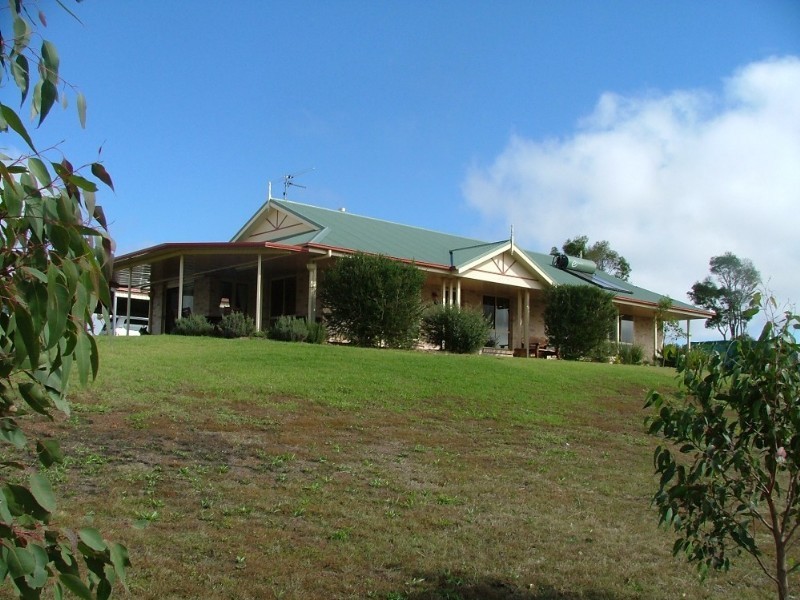 724 Merritts Creek Road, Hampton QLD 4352