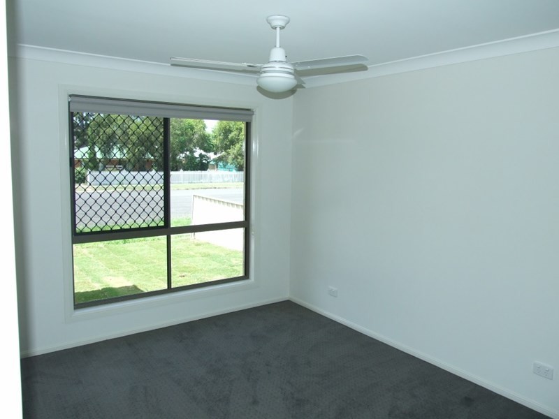 Unit 1/24 Creek Street, Crows Nest QLD 4355