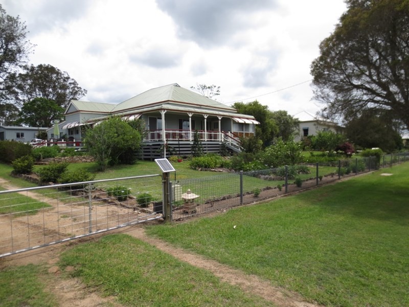 3 Albert Street, Crows Nest QLD 4355