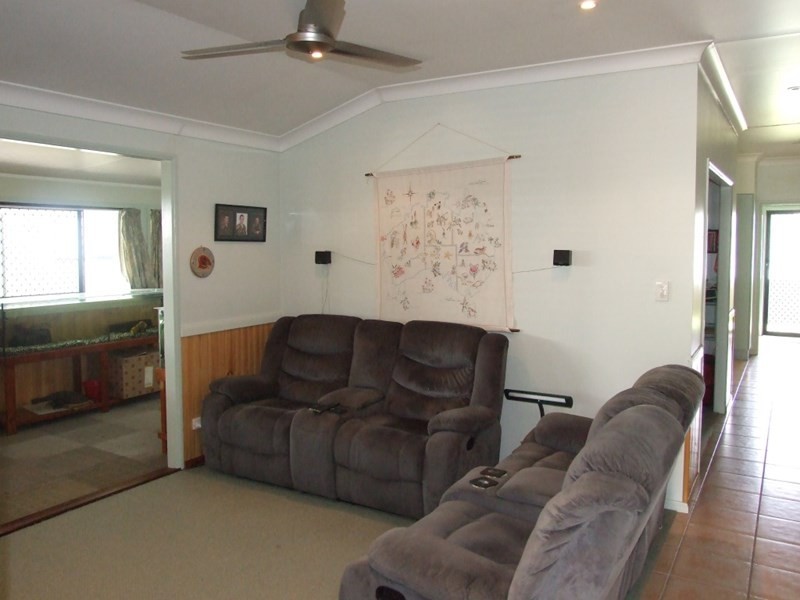 1 New England Highway, Crows Nest QLD 4355