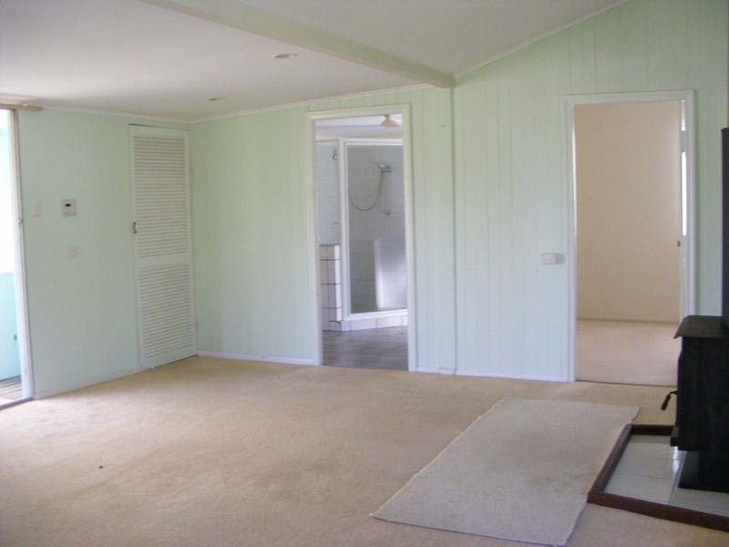 13 Devoncourt Road, Crows Nest QLD 4355