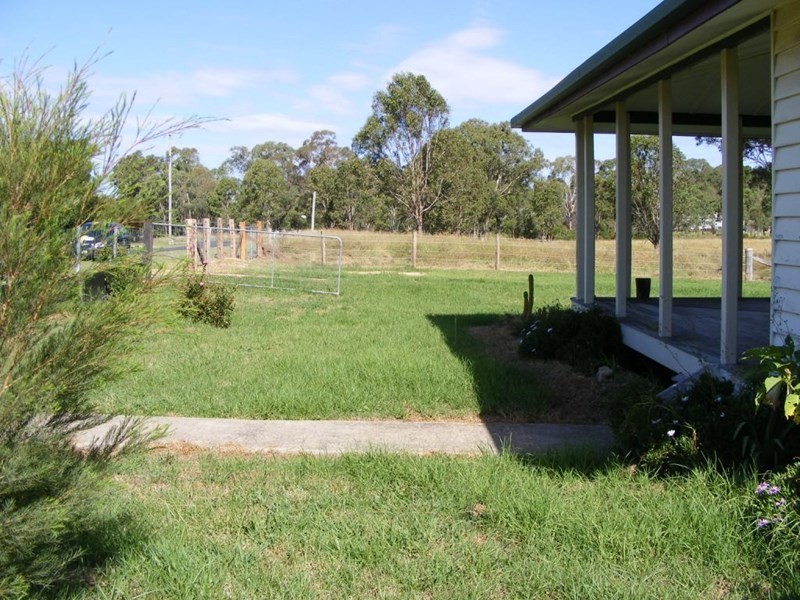 13 Devoncourt Road, Crows Nest QLD 4355