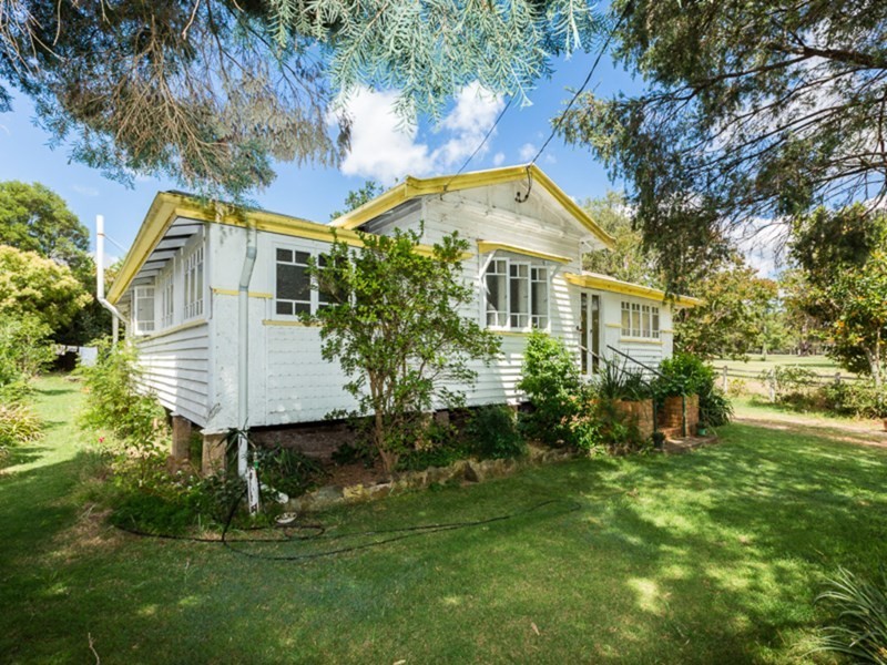 15 Short Street, Crows Nest QLD 4355