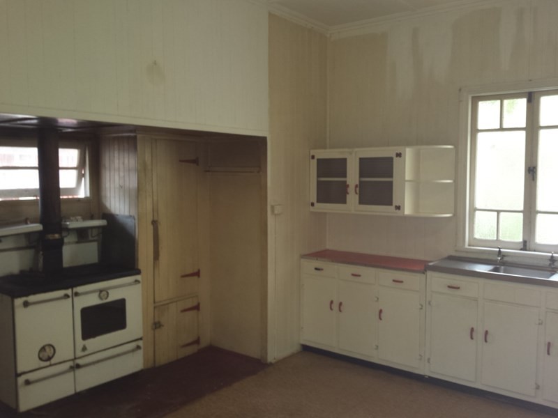 15 Short Street, Crows Nest QLD 4355