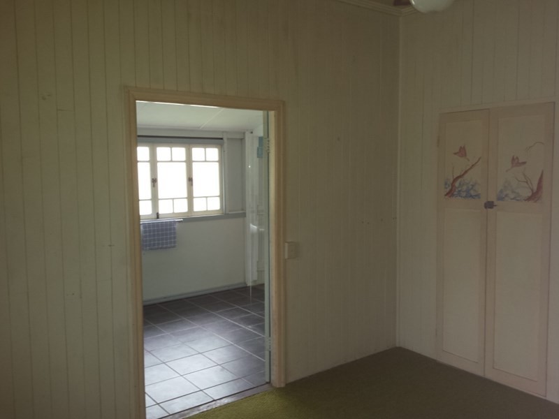 15 Short Street, Crows Nest QLD 4355