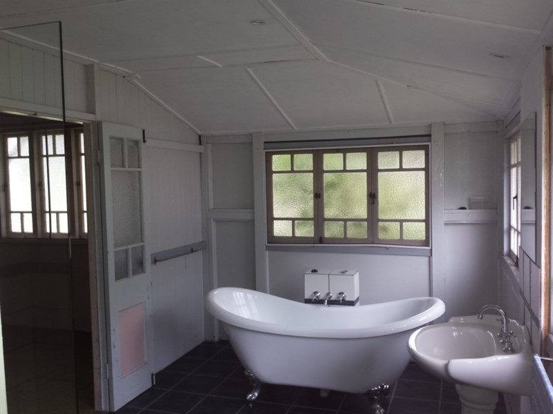 15 Short Street, Crows Nest QLD 4355