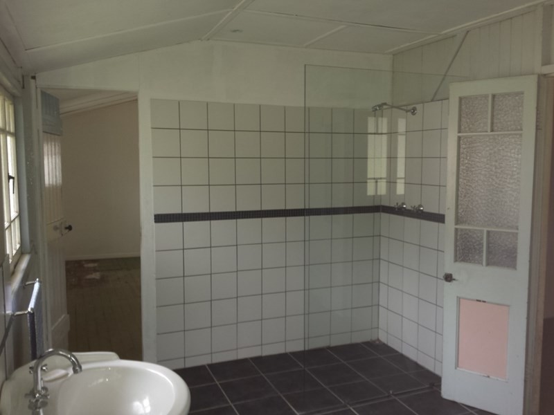 15 Short Street, Crows Nest QLD 4355