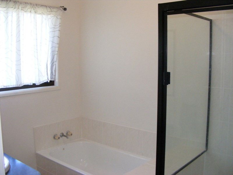 7 Railway Terrace, Crows Nest QLD 4355