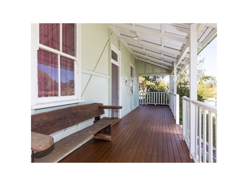 2 Toowoomba Road, Crows Nest QLD 4355