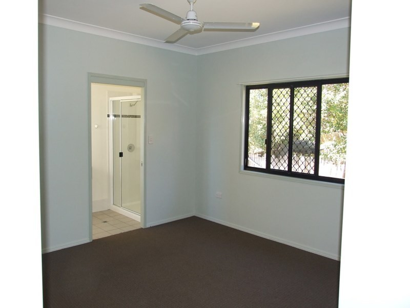 26 Albert Street, Crows Nest QLD 4355