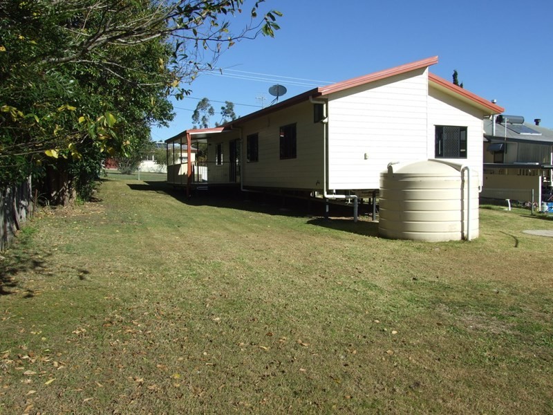26 Albert Street, Crows Nest QLD 4355