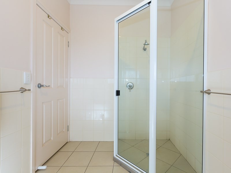 2 McKenzies Road, Oakey QLD 4401