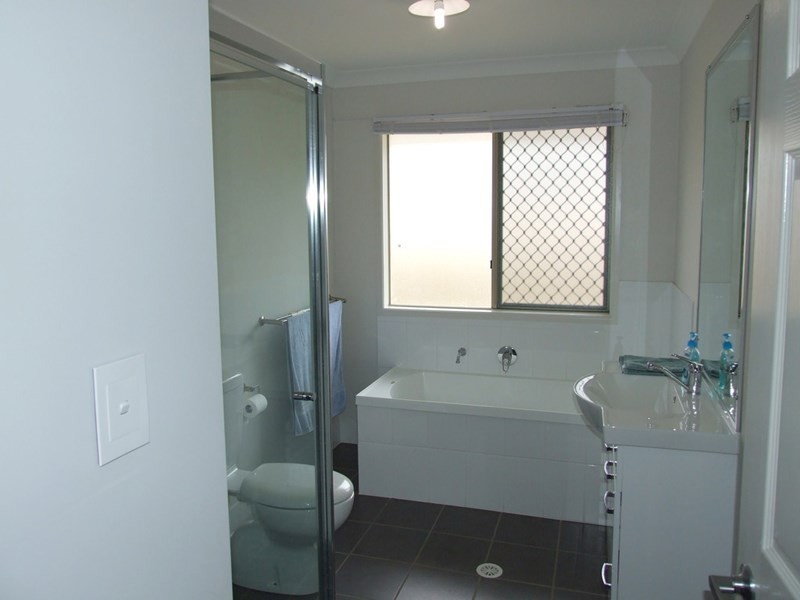 16 Naomi Drive, Crows Nest QLD 4355