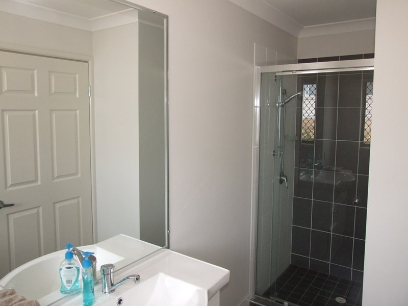 16 Naomi Drive, Crows Nest QLD 4355